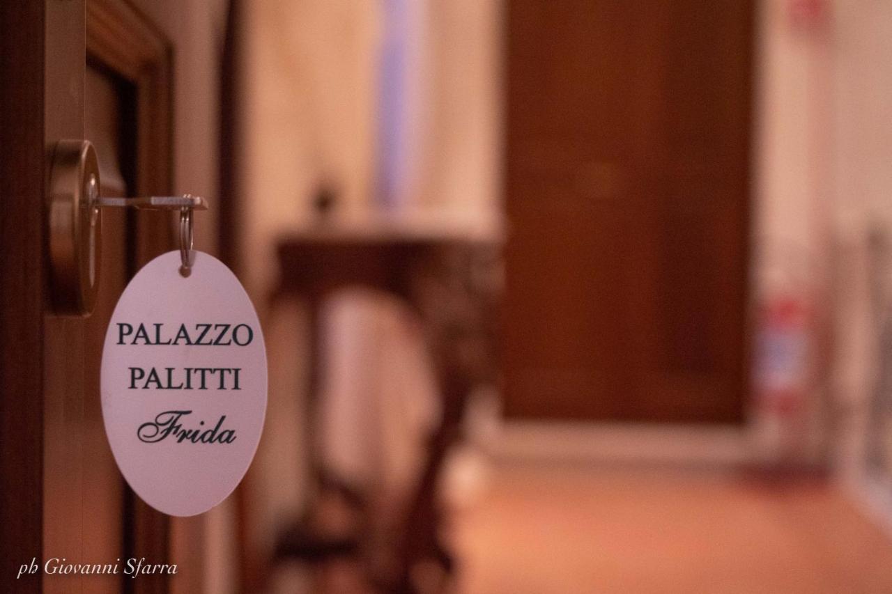 Palazzo Palitti Panzió Roio Kültér fotó